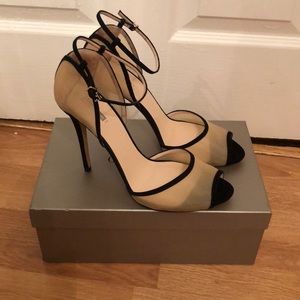 Giorgio Armani Ankle Strap Nude & Black peep pump